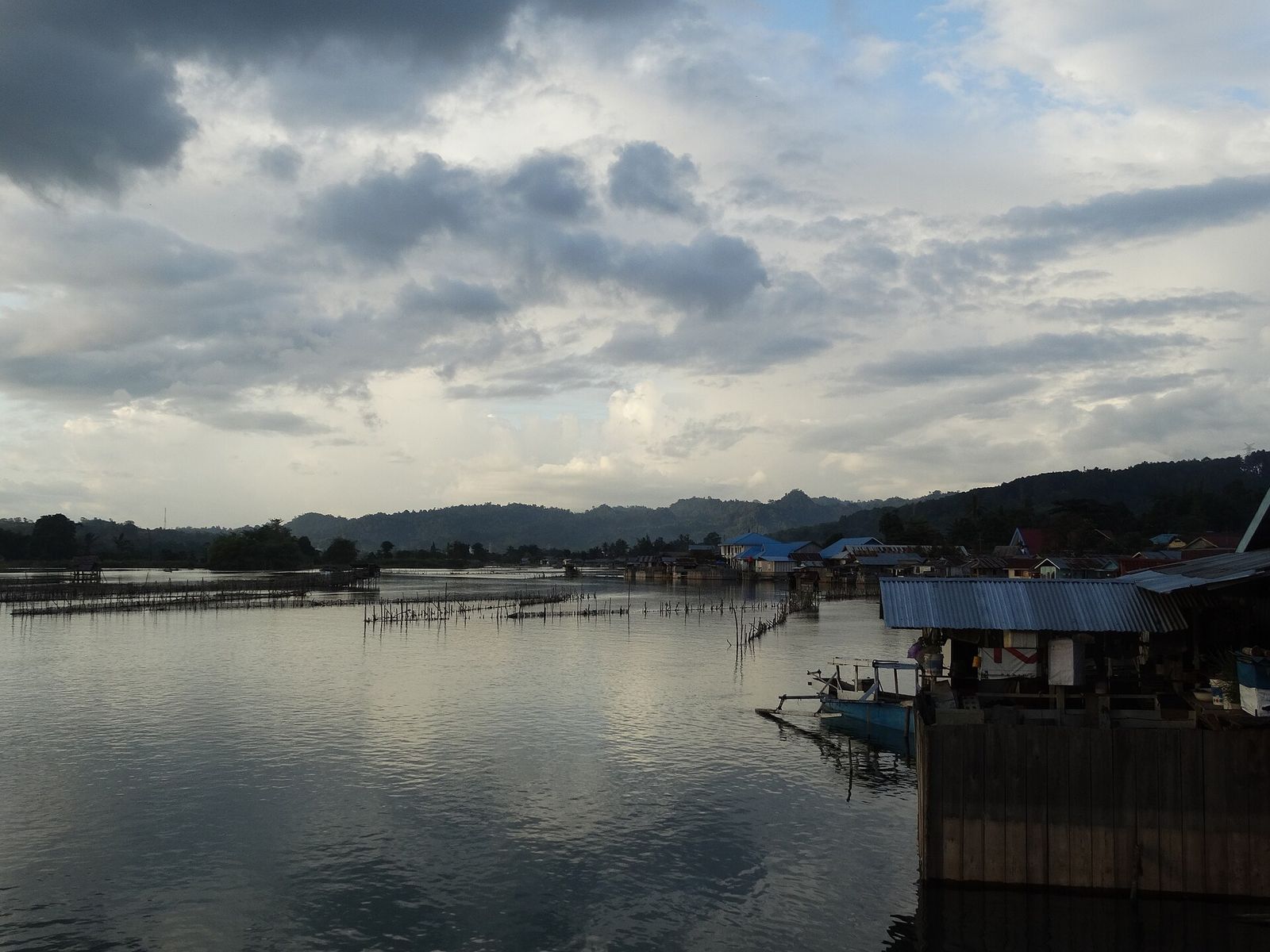 Foto Danau Poso