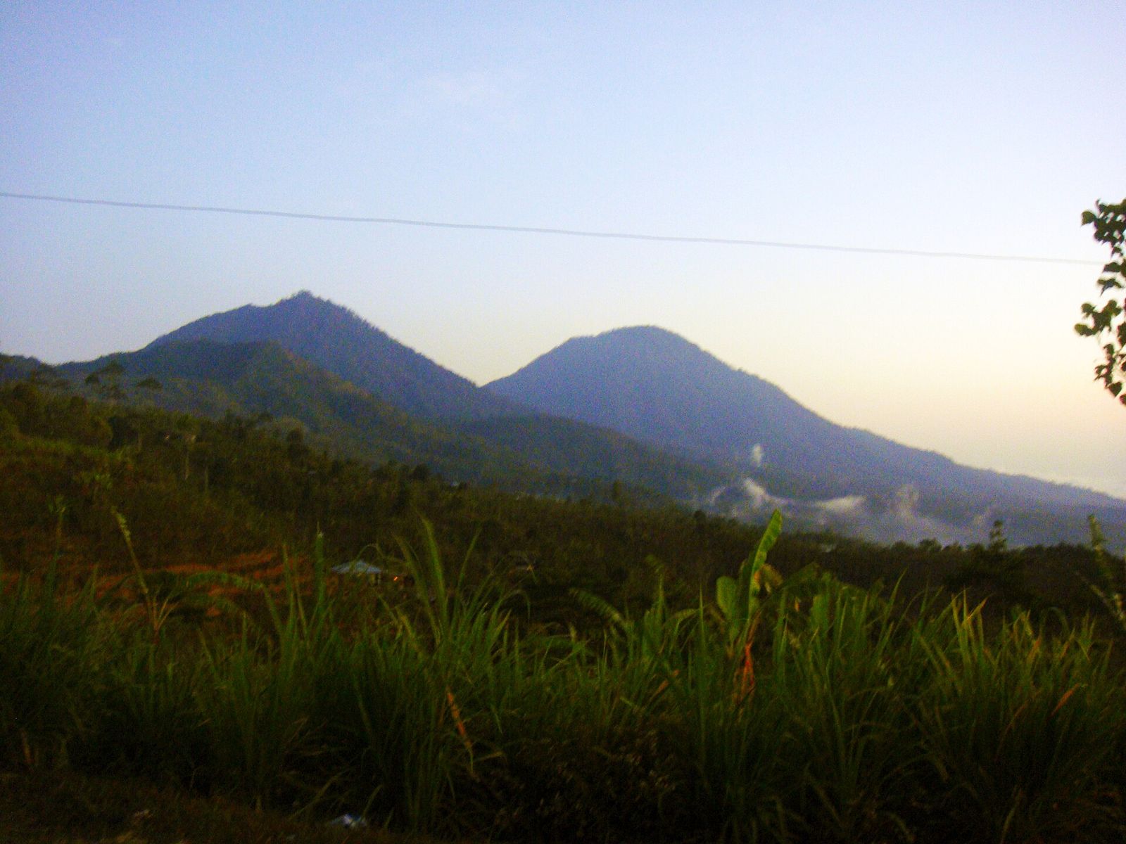 Foto Gunung Batukaru
