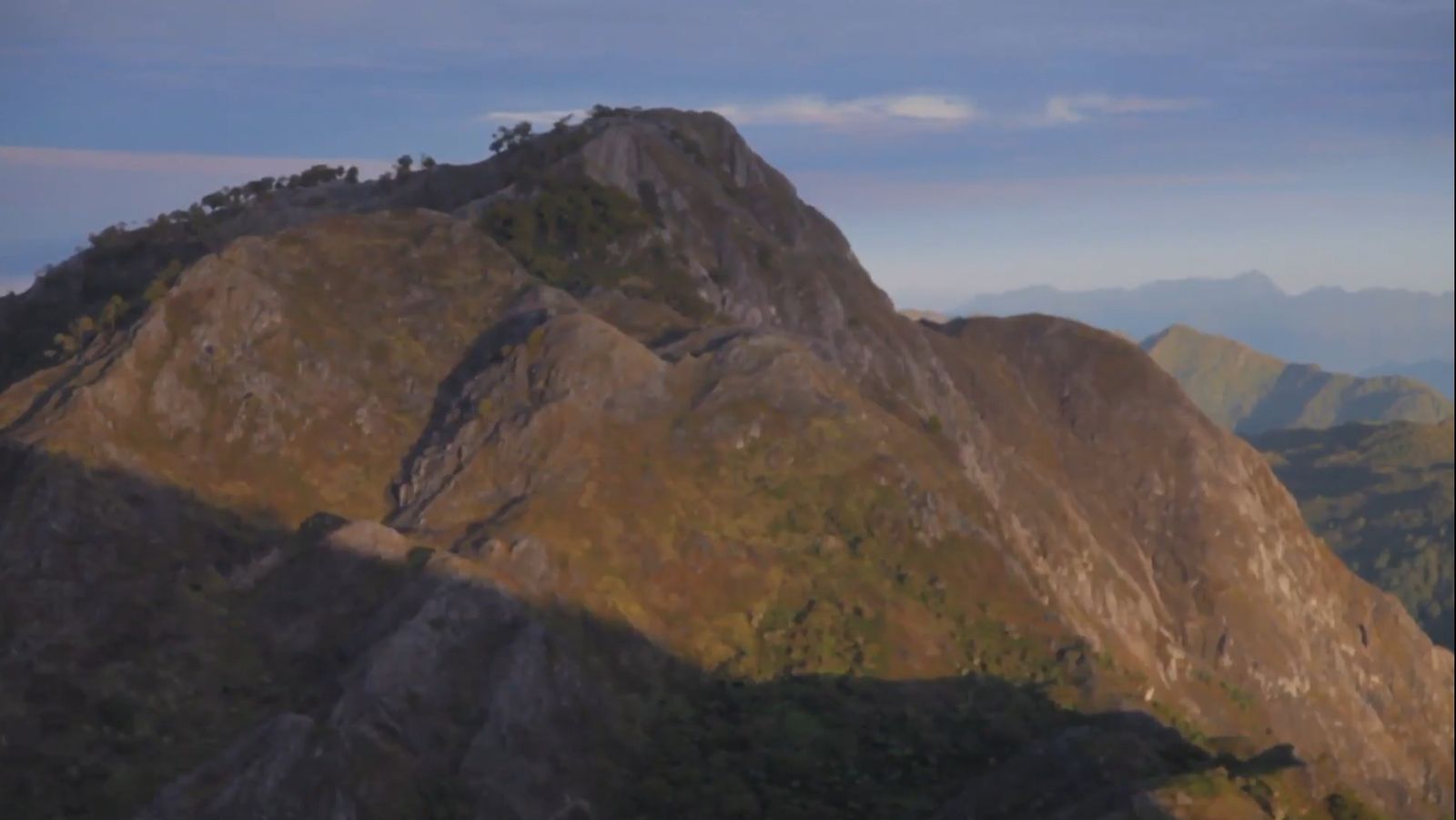 Foto Gunung Binaiya