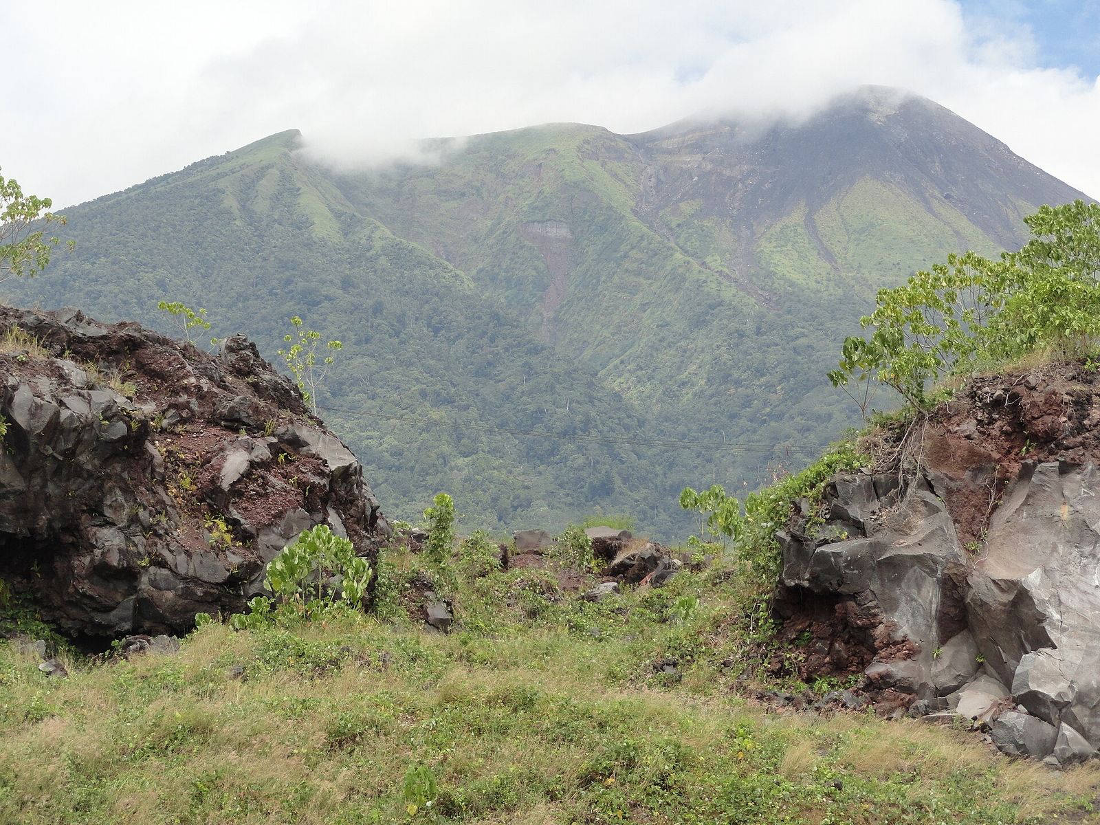 Foto Gunung Gamalama