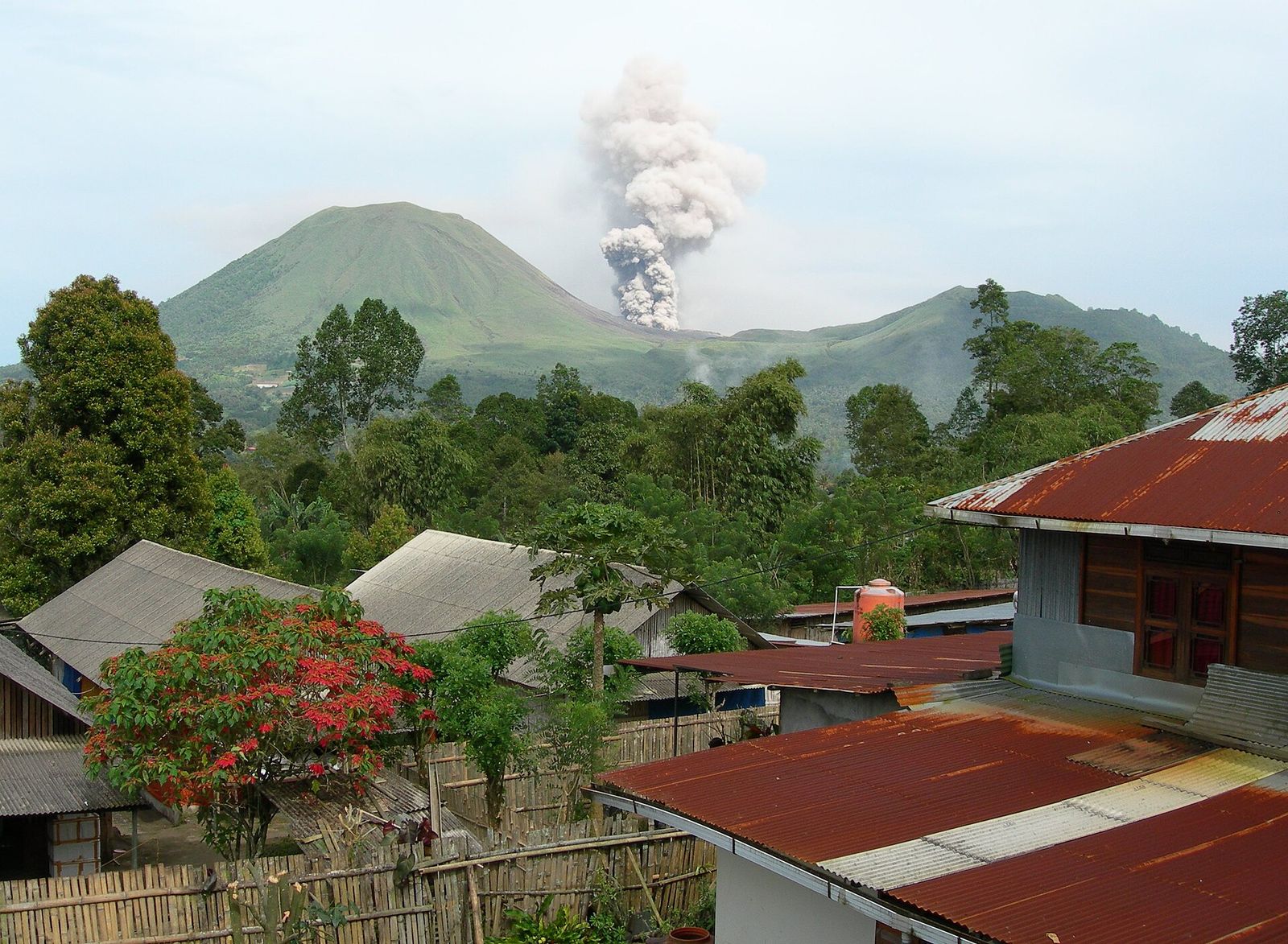 Foto Gunung Lokon