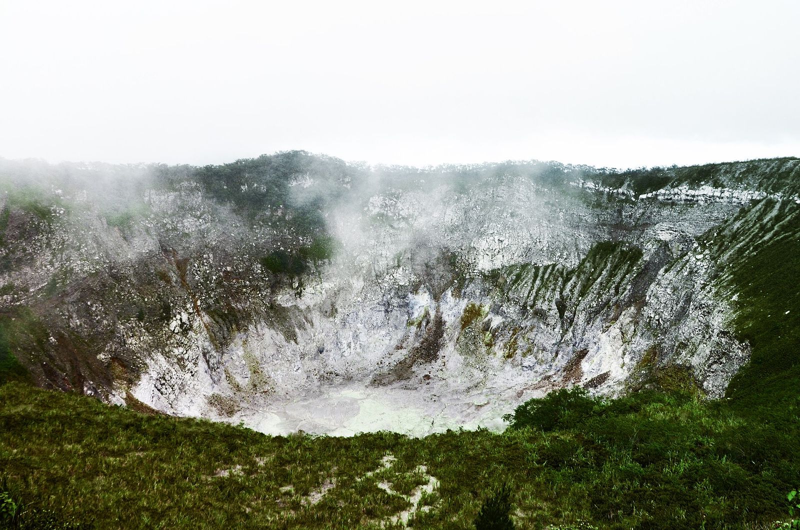 Foto Gunung Mahawu